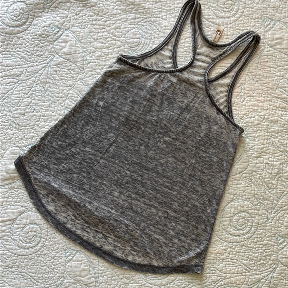 Heathered Gray Sleeveless Tank Top - Picture 4 of 4